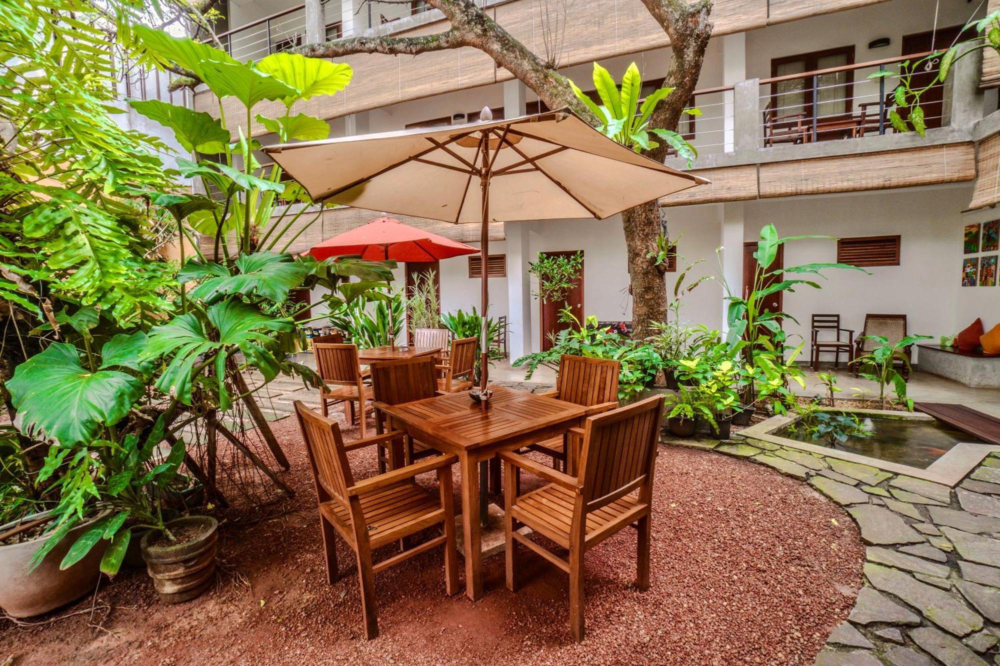 Hotel Sayura House Colombo Exterior foto