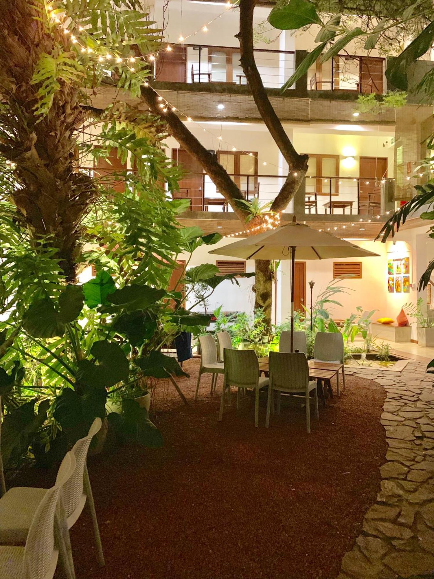 Hotel Sayura House Colombo Exterior foto