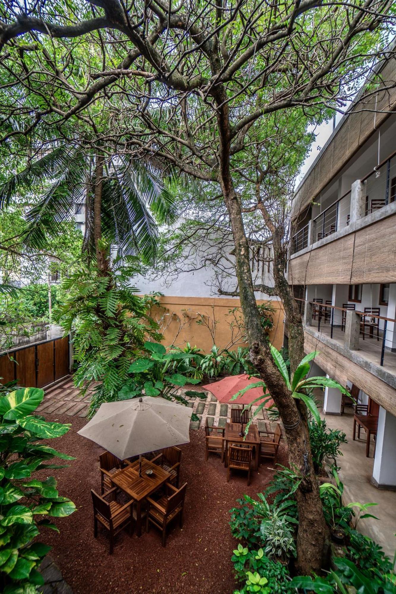 Hotel Sayura House Colombo Exterior foto